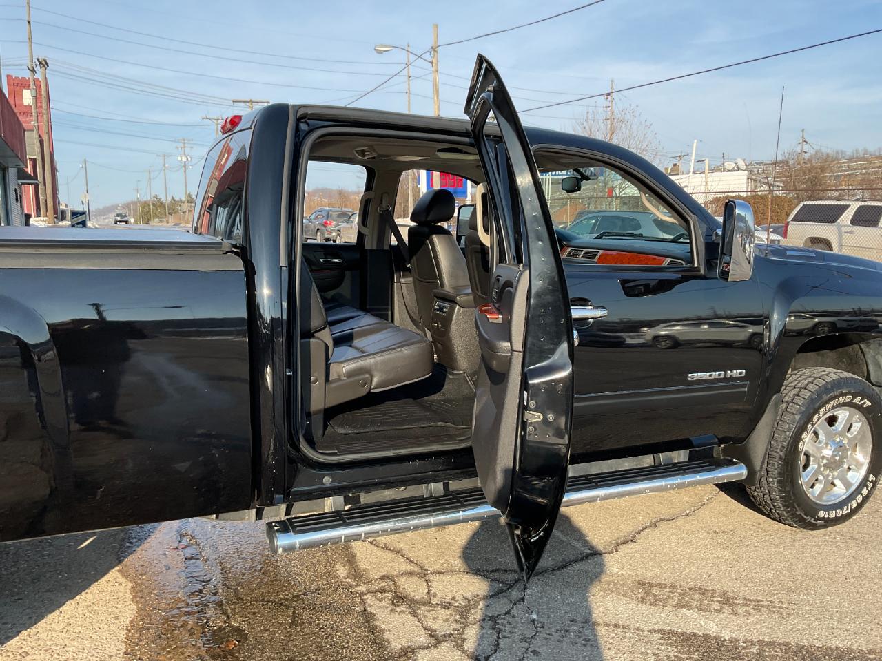 Chevrolet Silverado 3500HD LTZ Crew Cab  4WD 2011