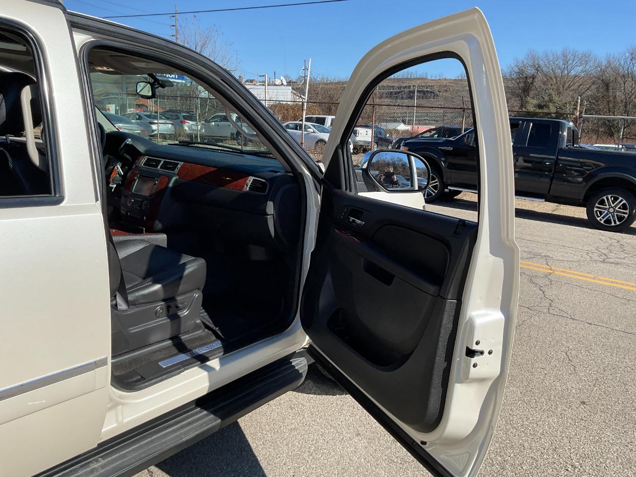 Chevrolet Suburban LTZ 1500 4WD 2013