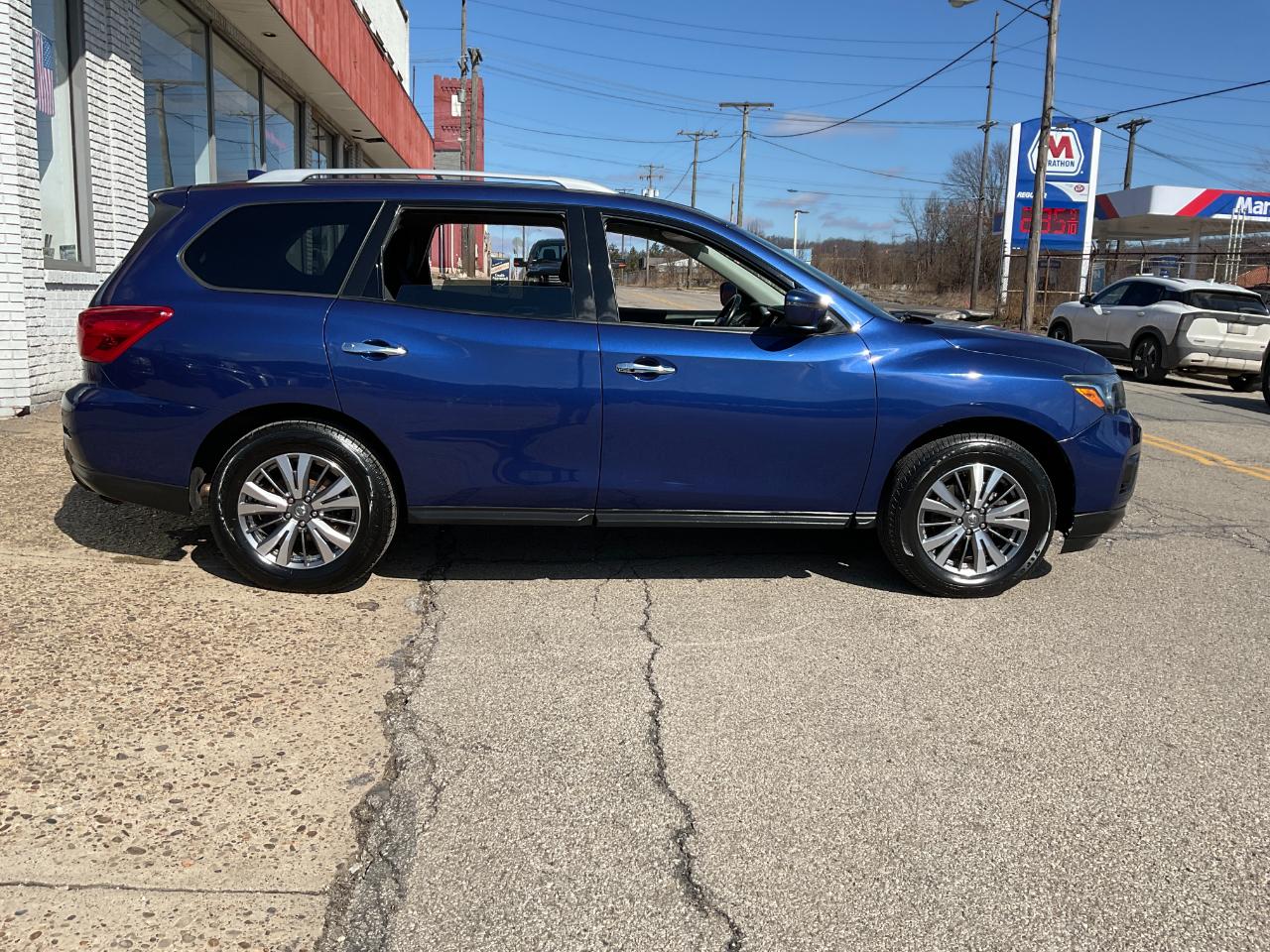 Nissan Pathfinder SV 4WD 2020