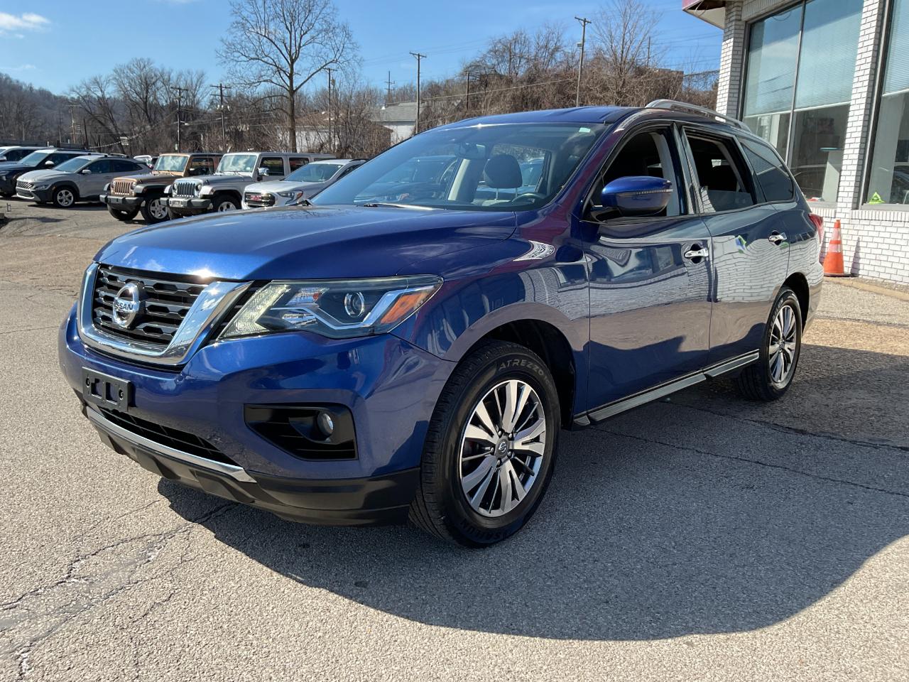 Nissan Pathfinder SV 4WD 2020