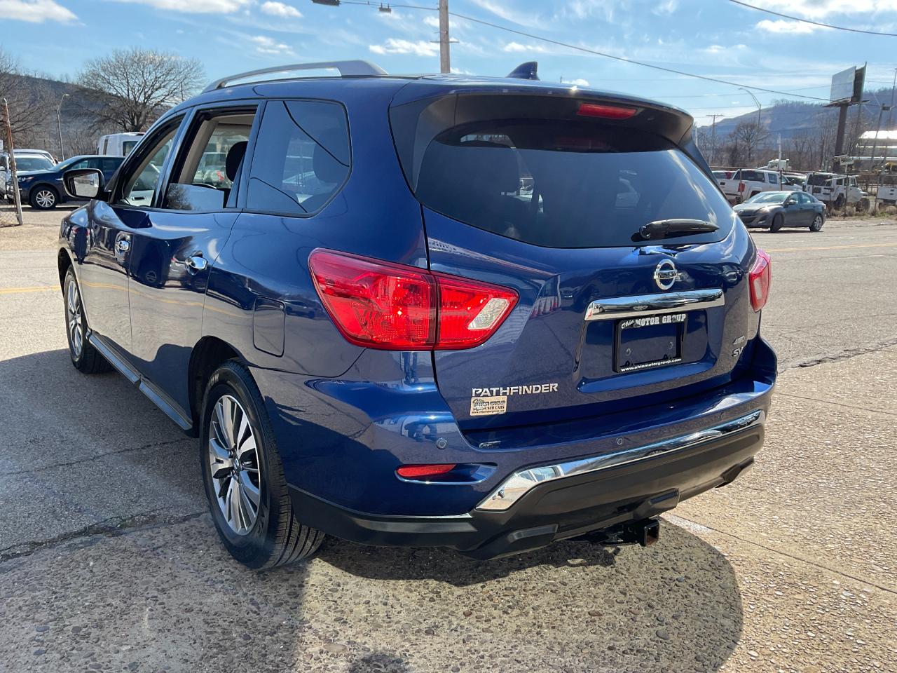 Nissan Pathfinder SV 4WD 2020