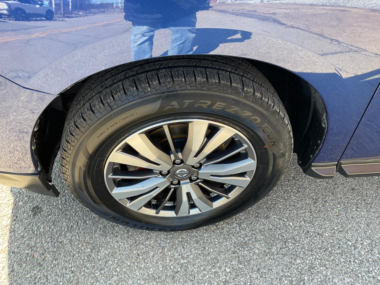 Nissan Pathfinder SV 4WD 2020