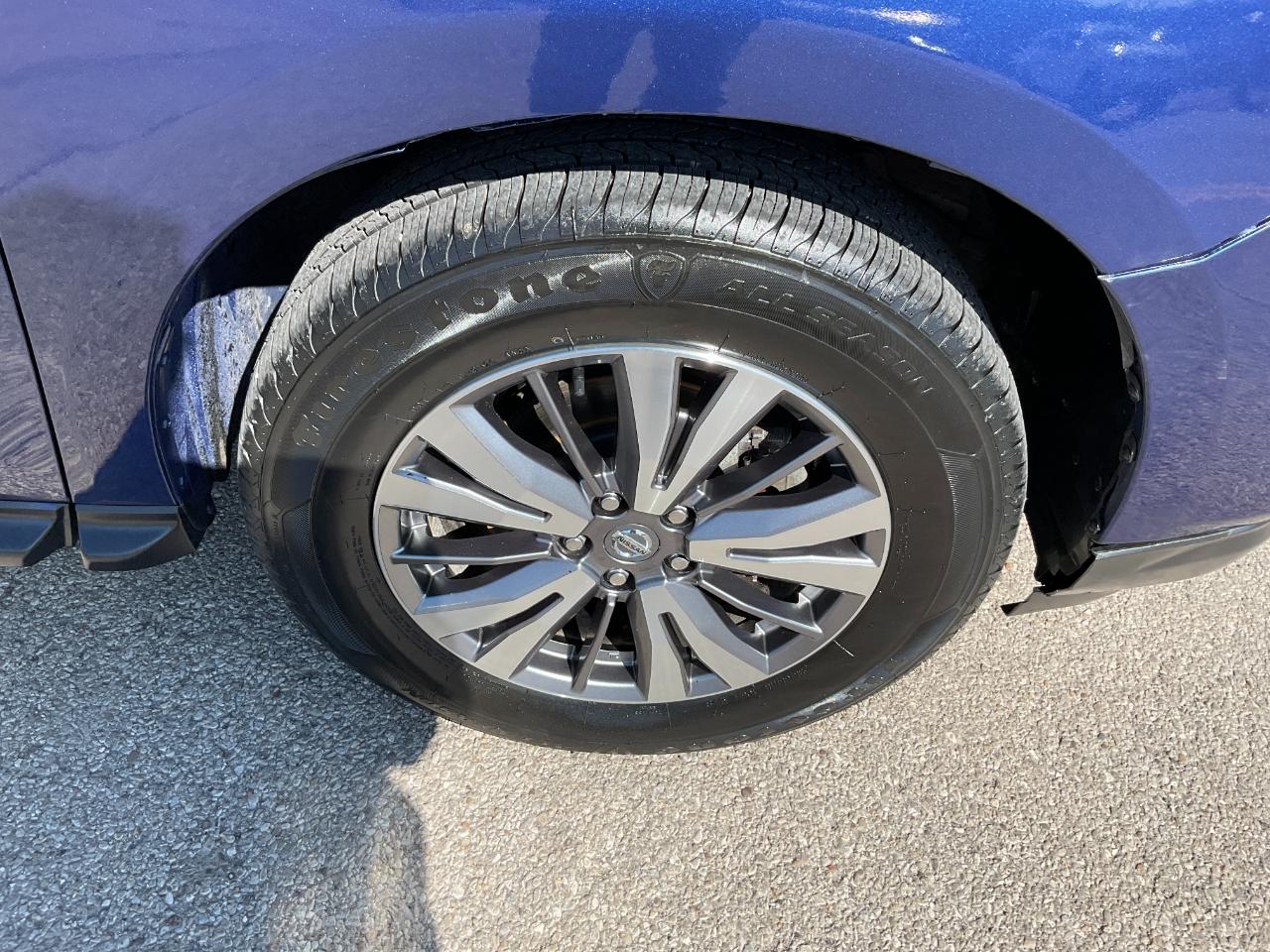 Nissan Pathfinder SV 4WD 2020