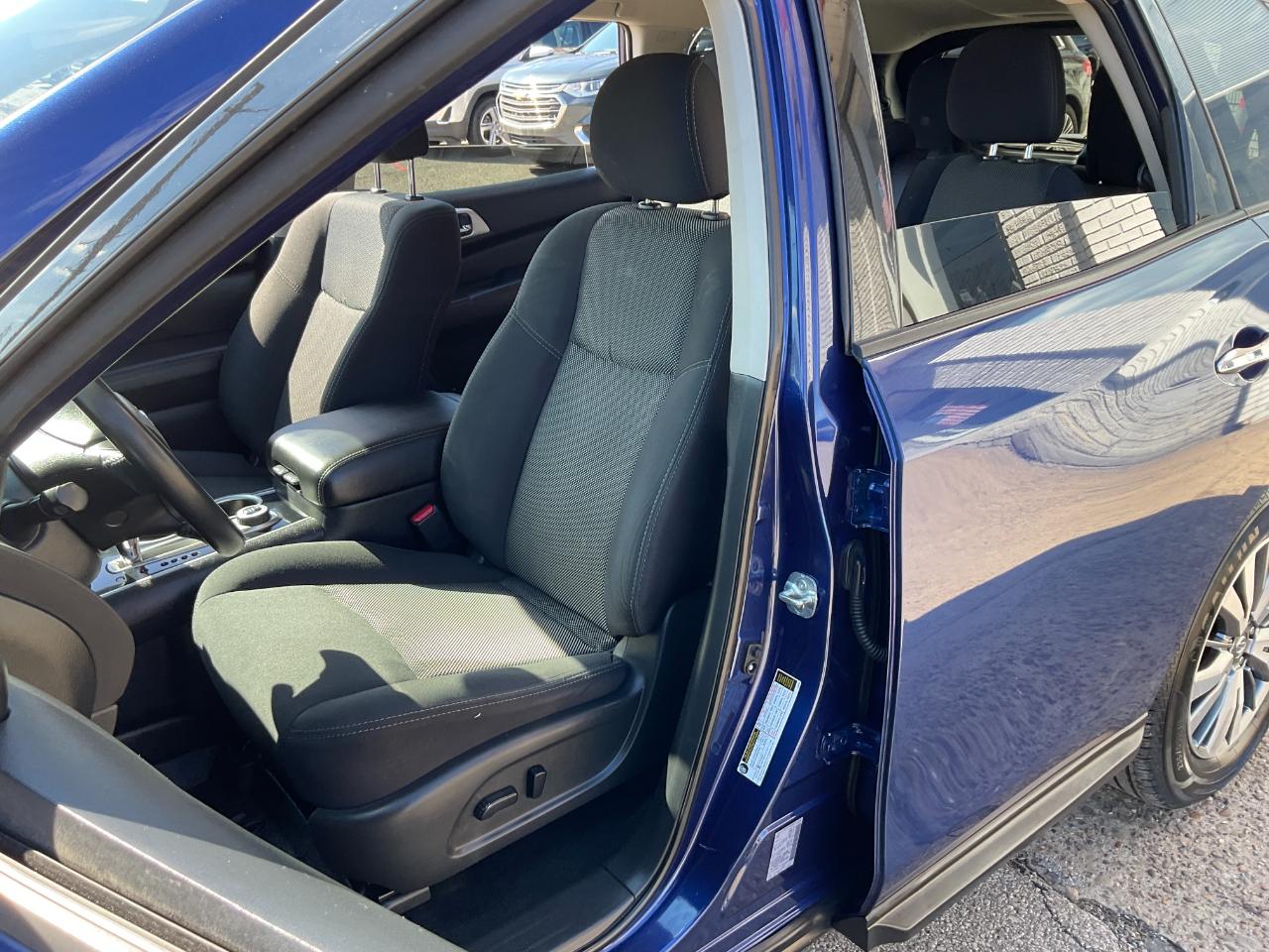 Nissan Pathfinder SV 4WD 2020