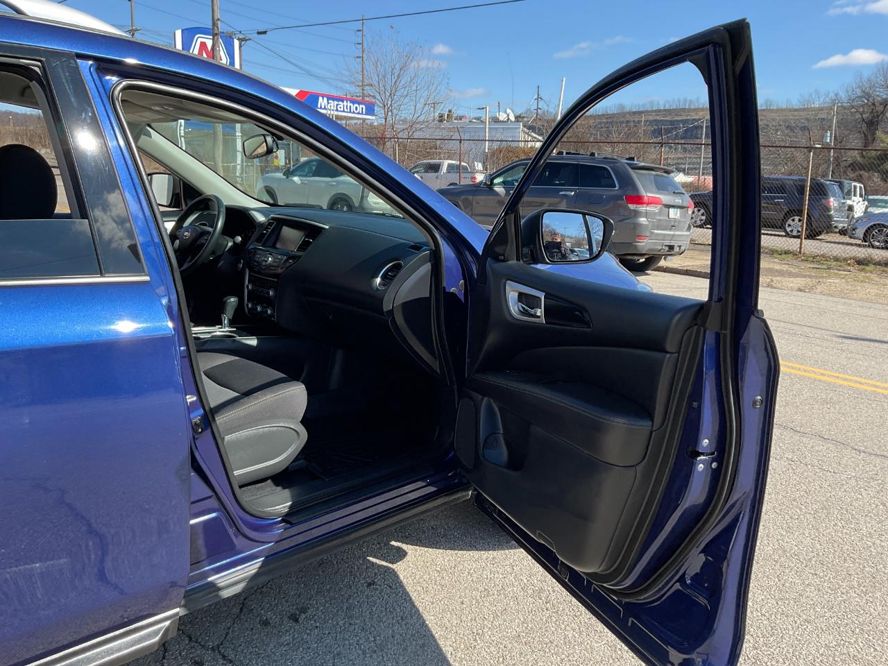 Nissan Pathfinder SV 4WD 2020