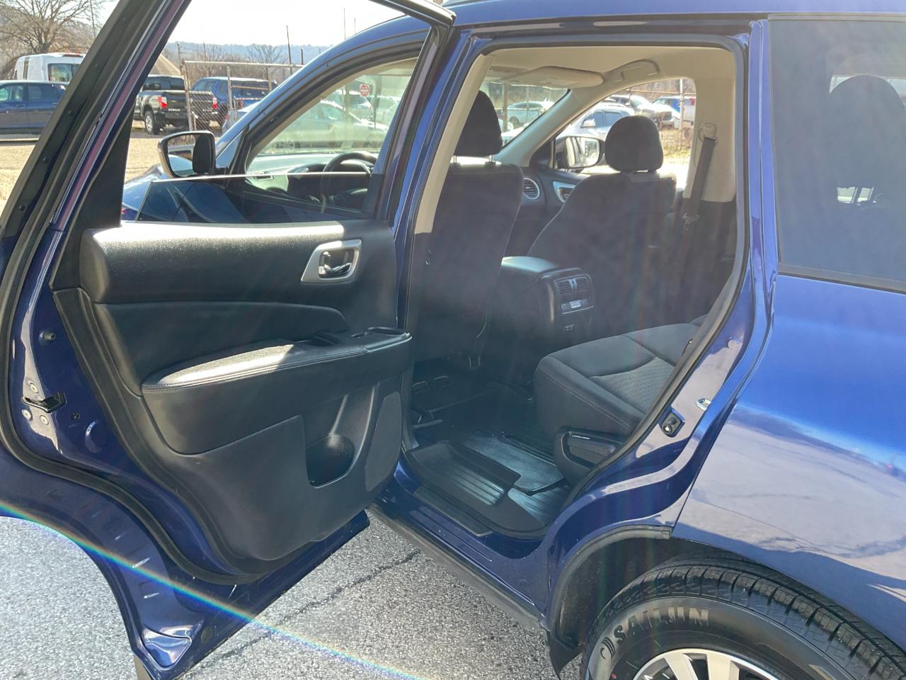 Nissan Pathfinder SV 4WD 2020