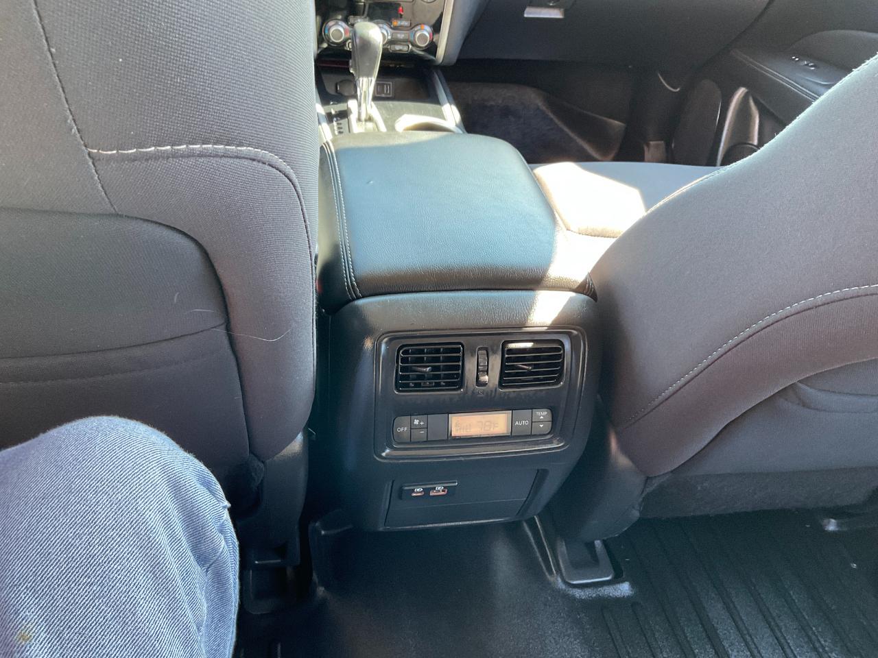 Nissan Pathfinder SV 4WD 2020