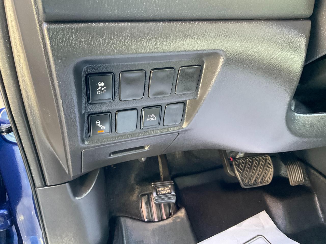 Nissan Pathfinder SV 4WD 2020