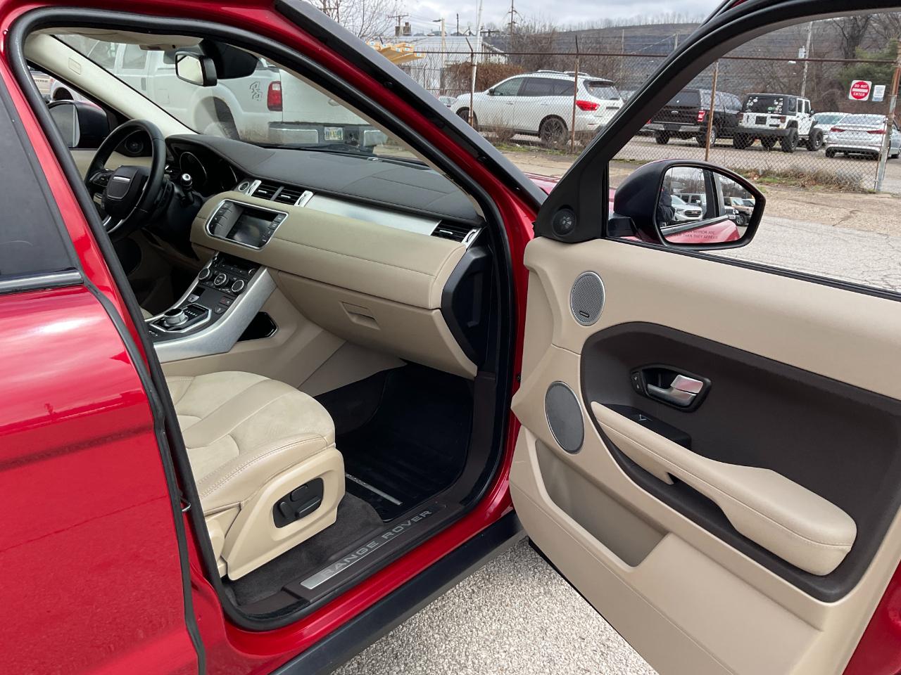 Land Rover Range Rover Evoque Pure Plus 5-Door 2015