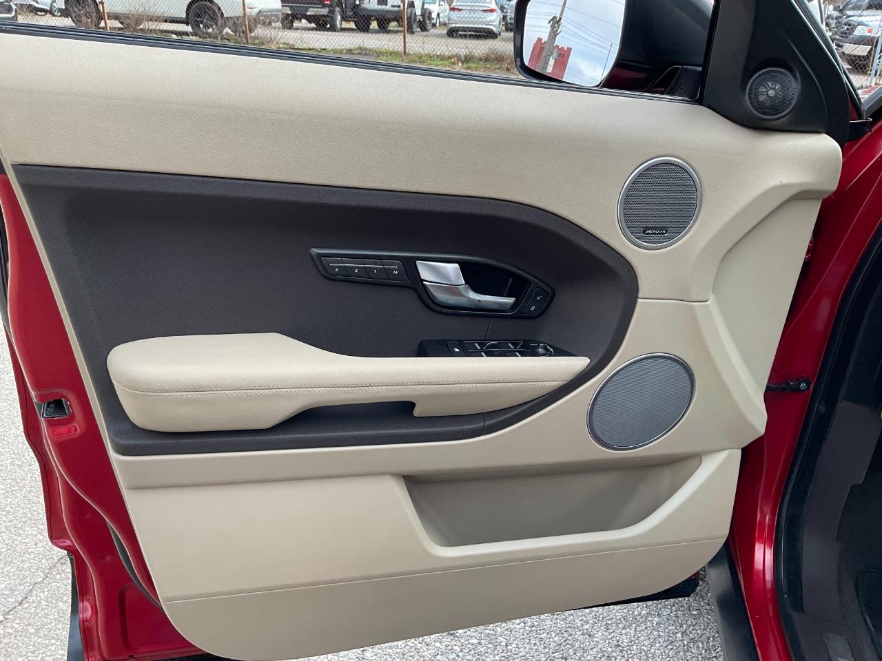 Land Rover Range Rover Evoque Pure Plus 5-Door 2015