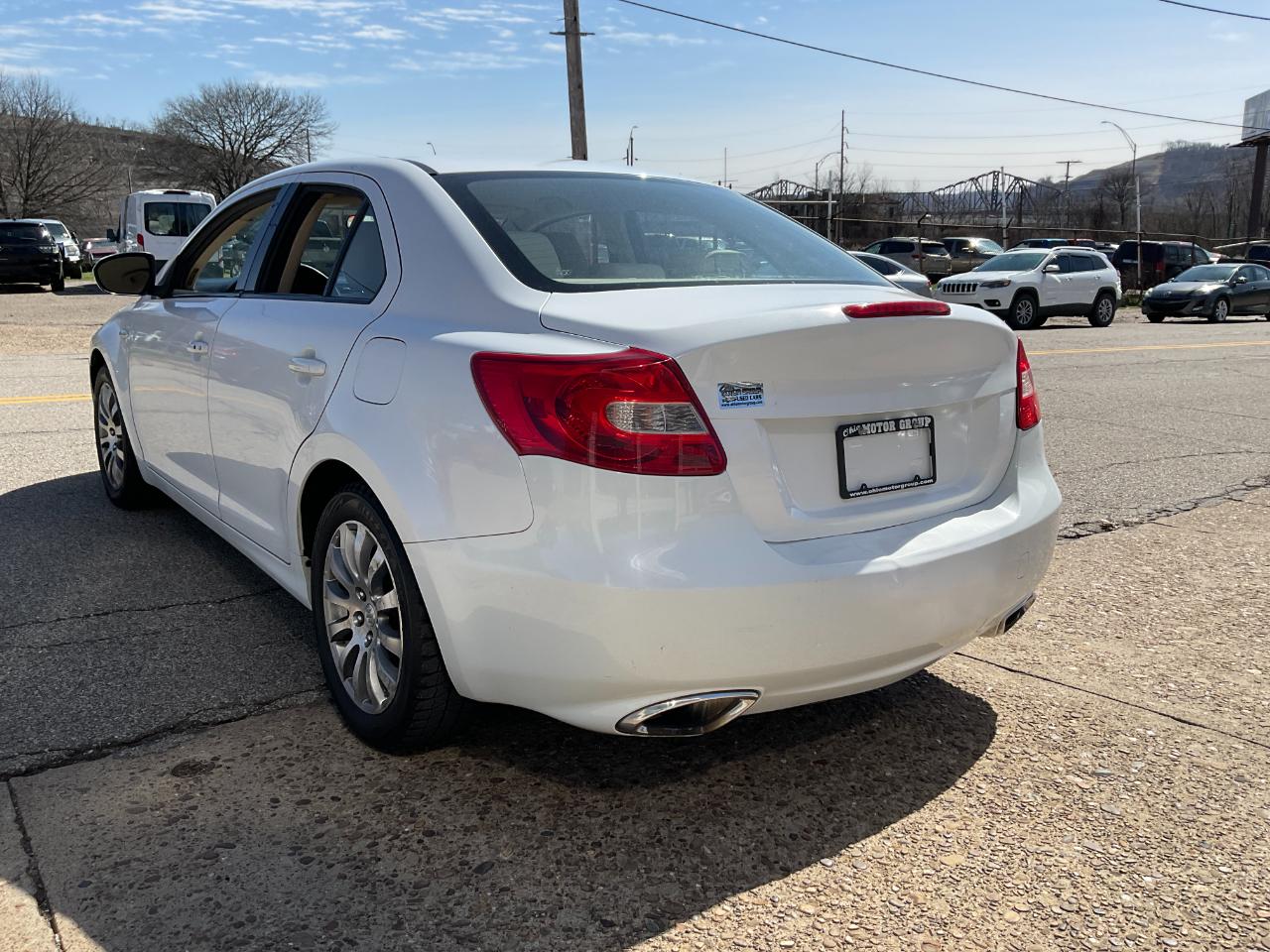 Suzuki Kizashi S 2013