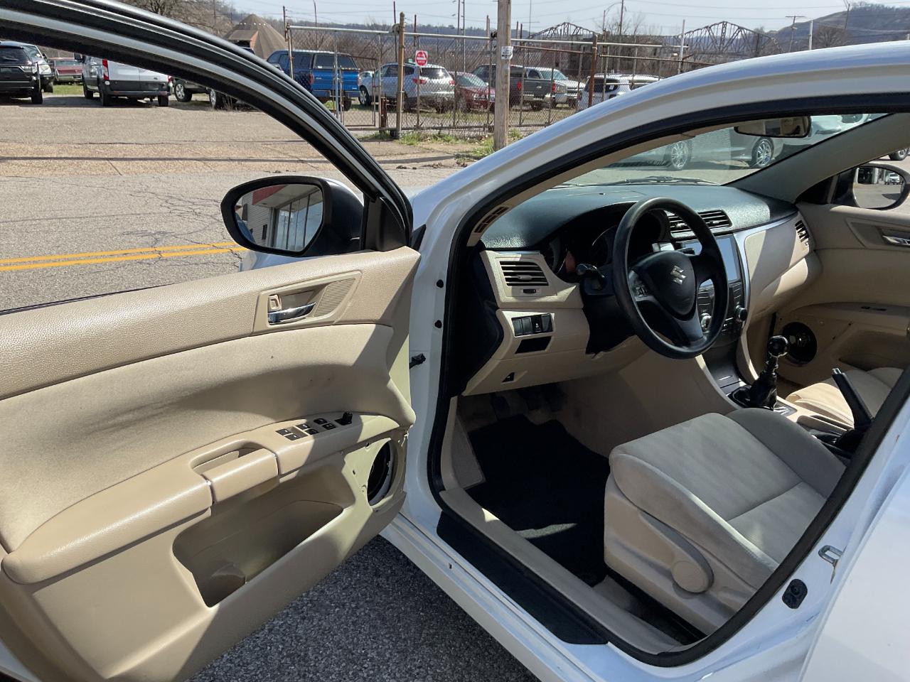 Suzuki Kizashi S 2013