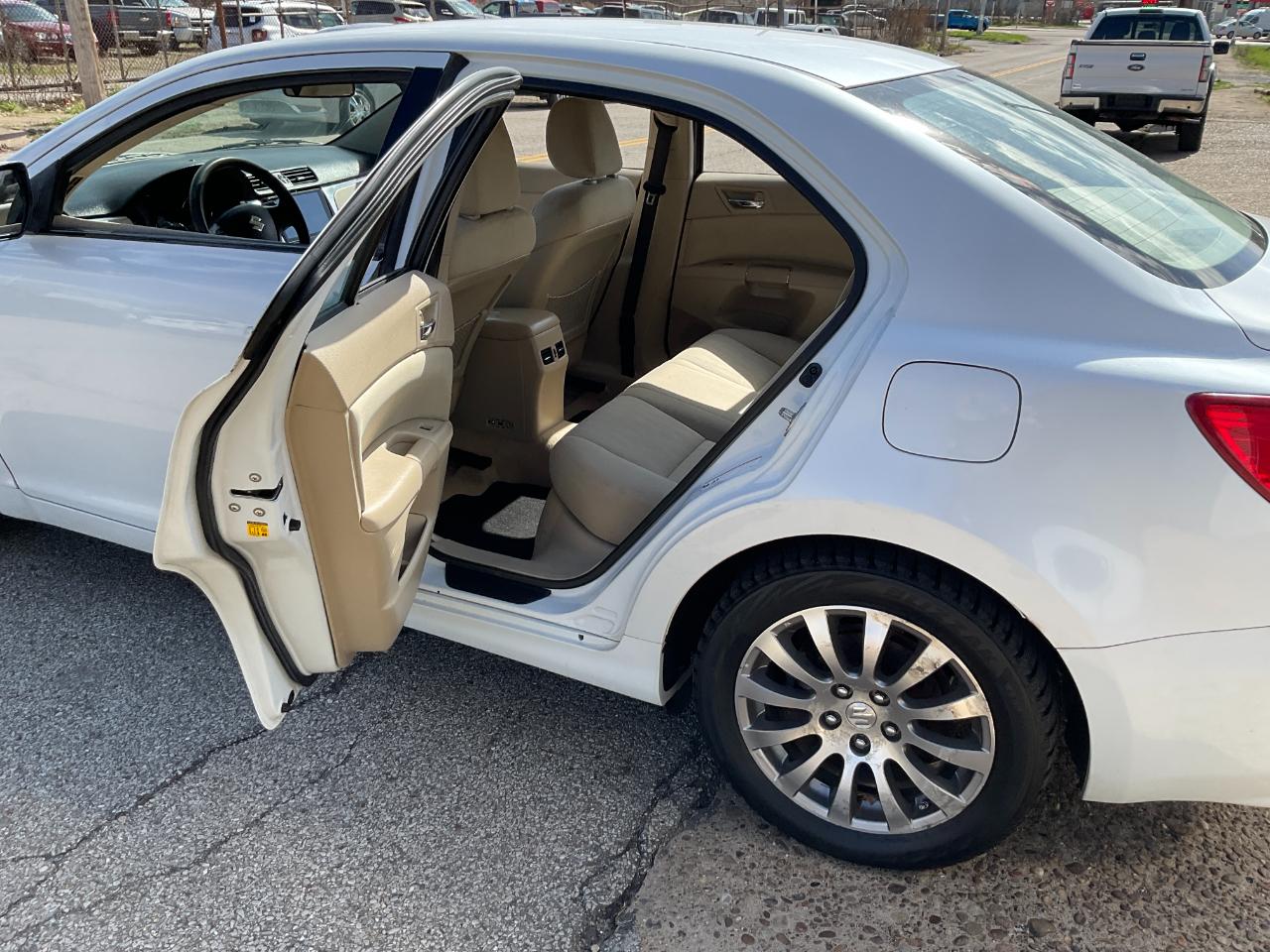 Suzuki Kizashi S 2013