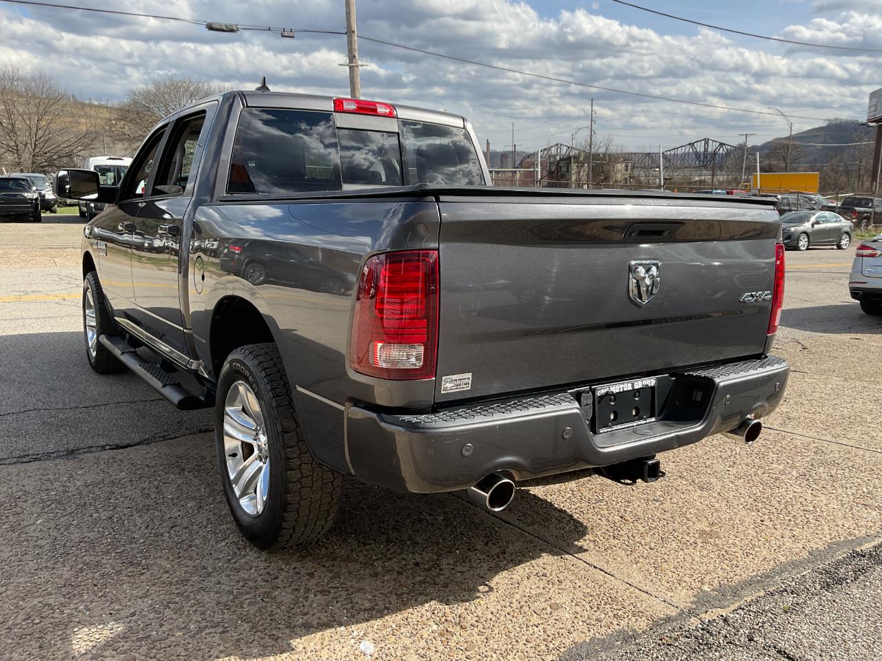 RAM 1500 Sport Crew Cab SWB 4WD 2015