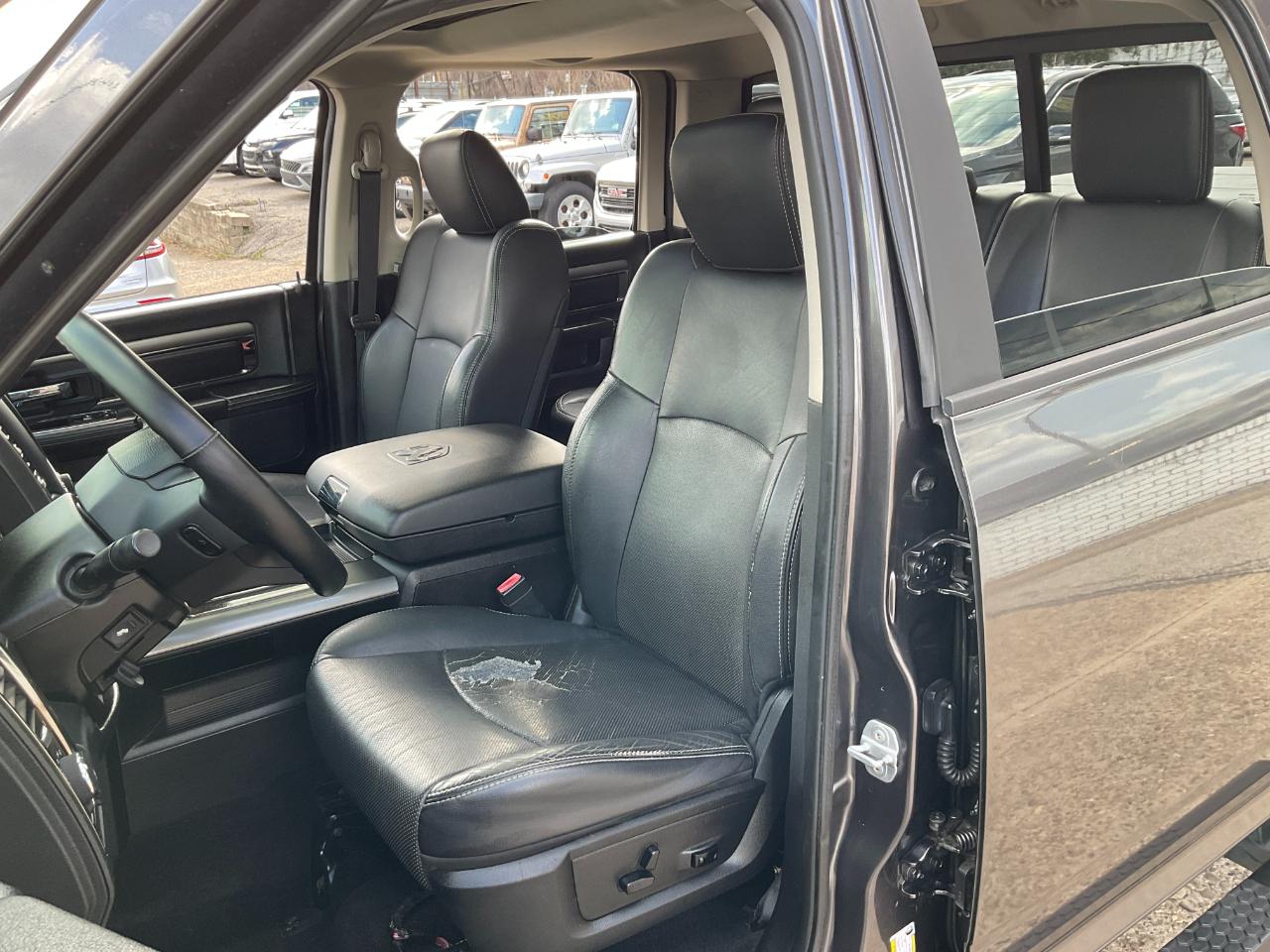 RAM 1500 Sport Crew Cab SWB 4WD 2015