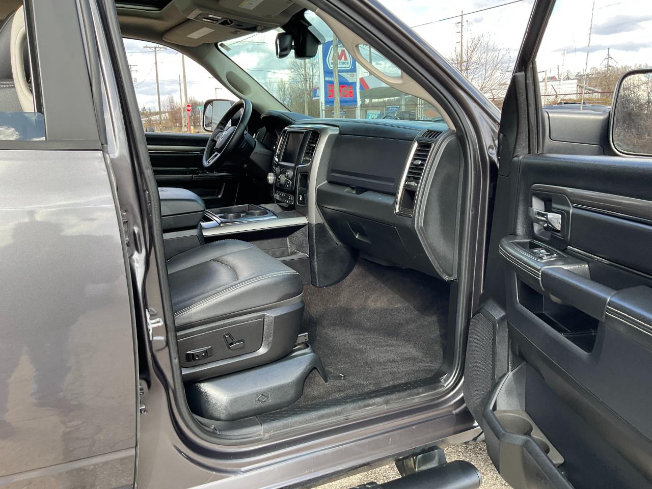 RAM 1500 Sport Crew Cab SWB 4WD 2015