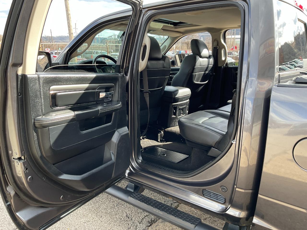 RAM 1500 Sport Crew Cab SWB 4WD 2015