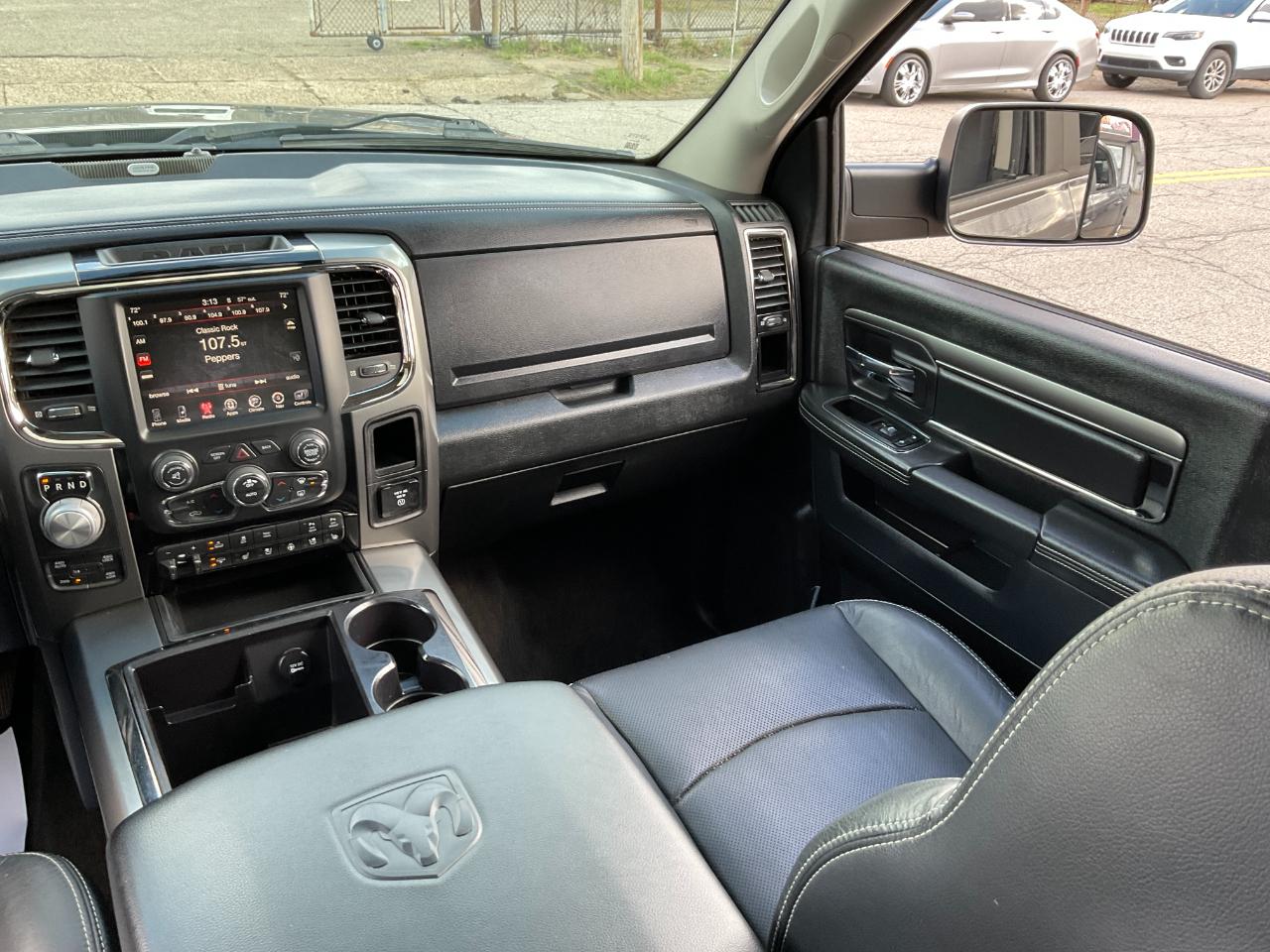 RAM 1500 Sport Crew Cab SWB 4WD 2015