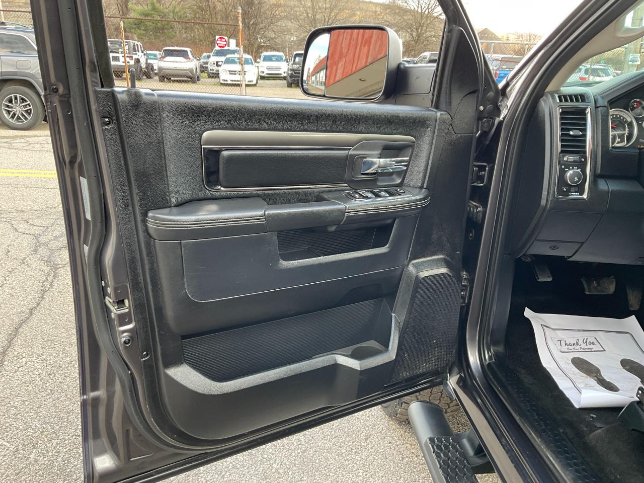 RAM 1500 Sport Crew Cab SWB 4WD 2015