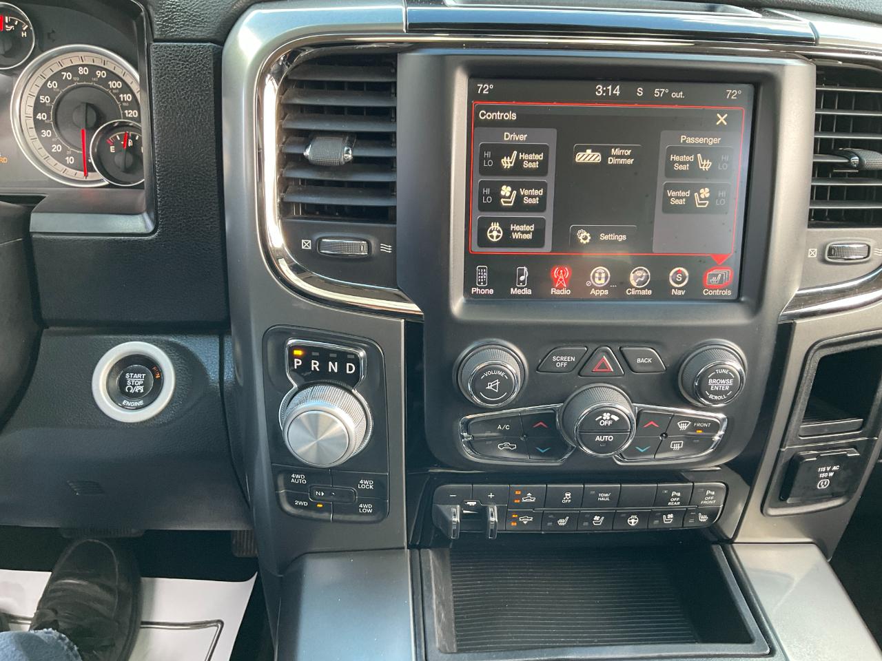 RAM 1500 Sport Crew Cab SWB 4WD 2015