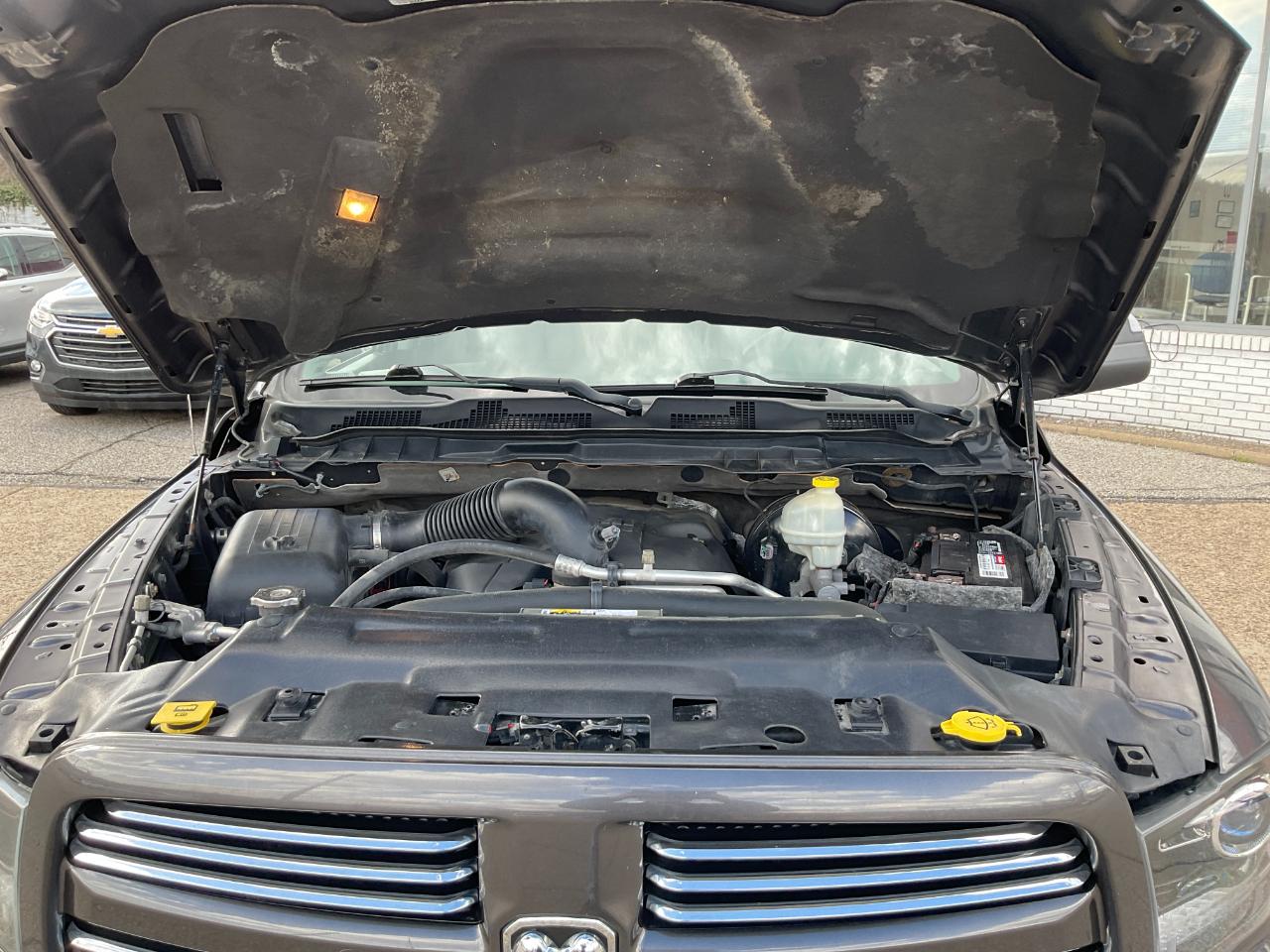 RAM 1500 Sport Crew Cab SWB 4WD 2015