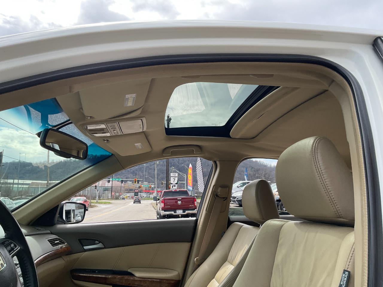 Honda Accord EX-L V-6 Sedan AT 2009