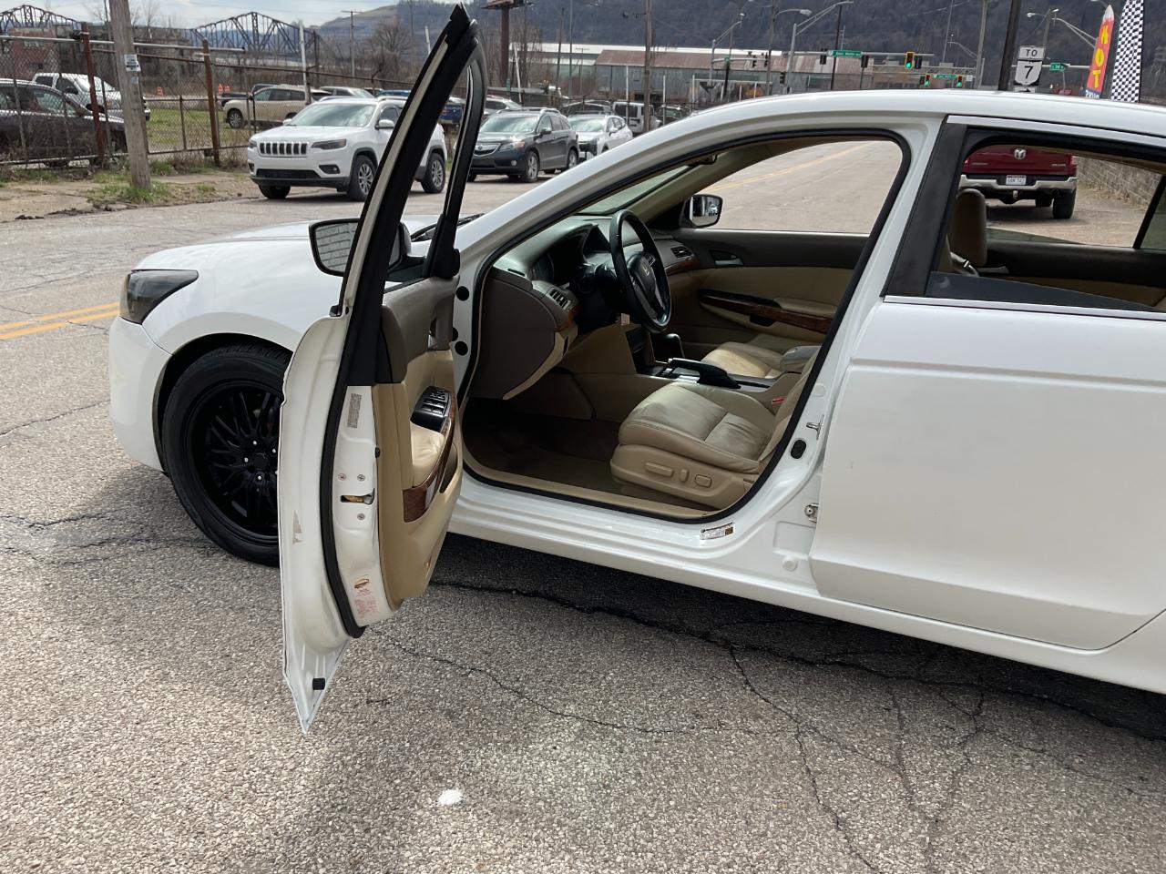 Honda Accord EX-L V-6 Sedan AT 2009