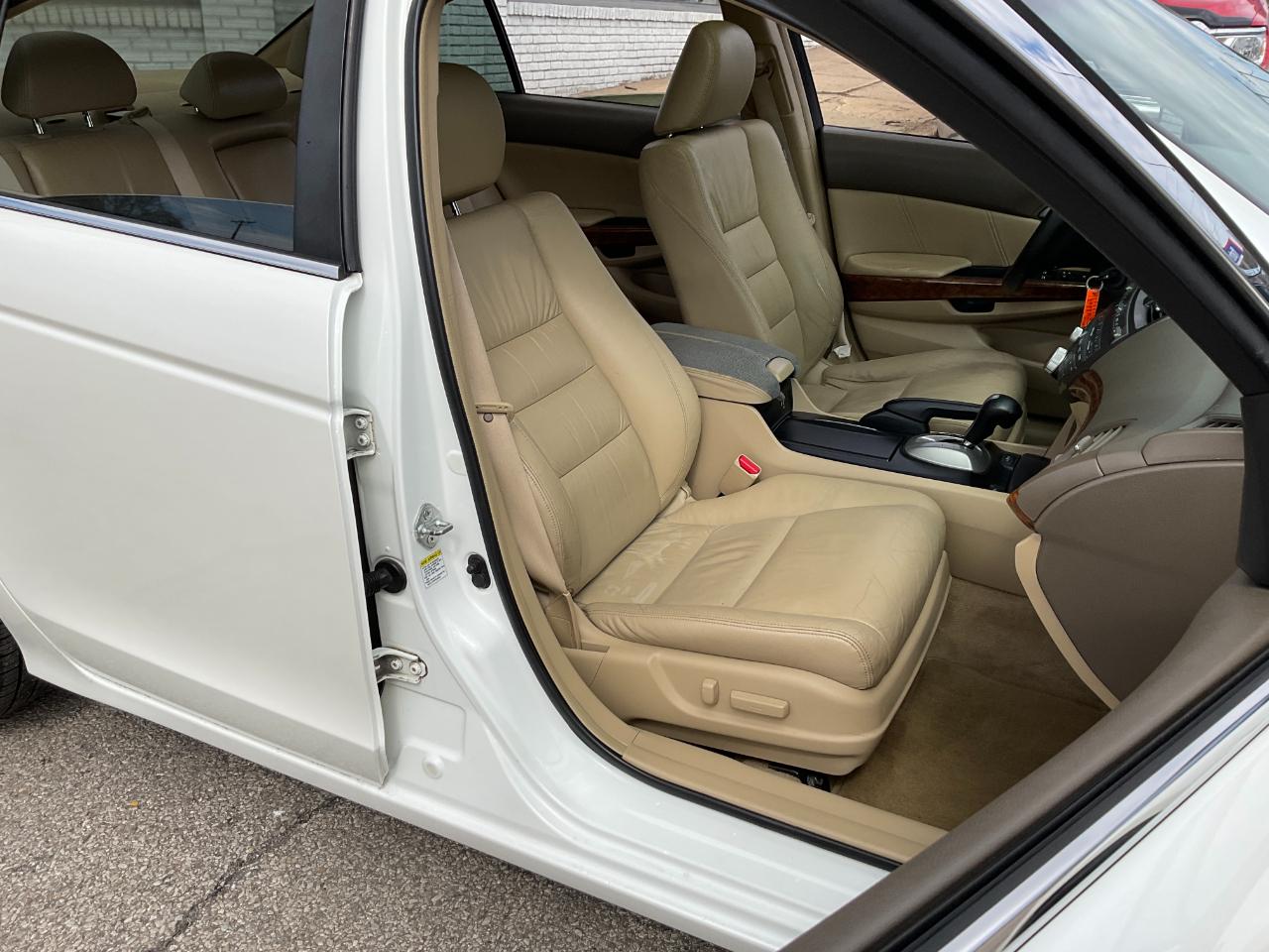 Honda Accord EX-L V-6 Sedan AT 2009