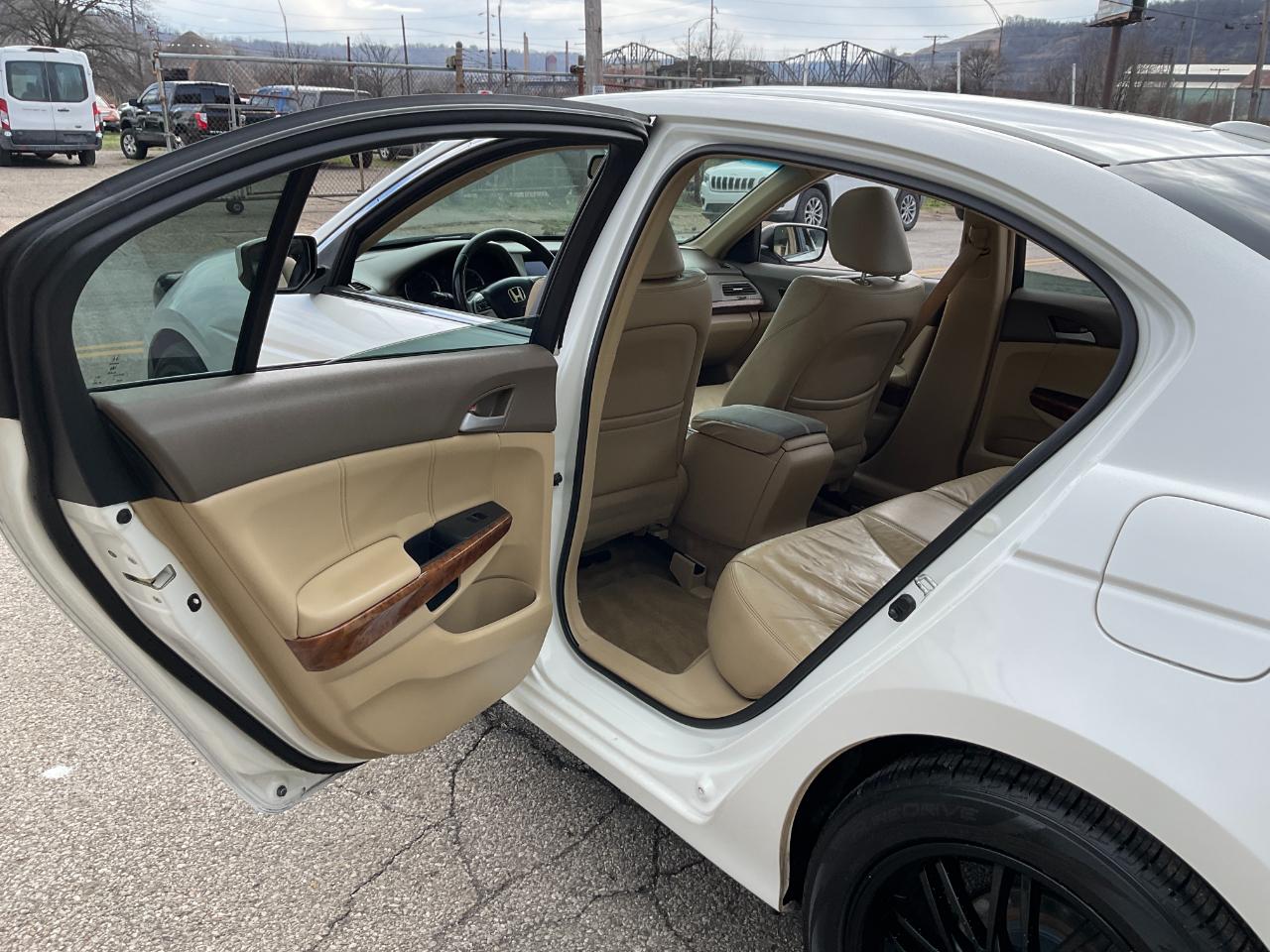 Honda Accord EX-L V-6 Sedan AT 2009