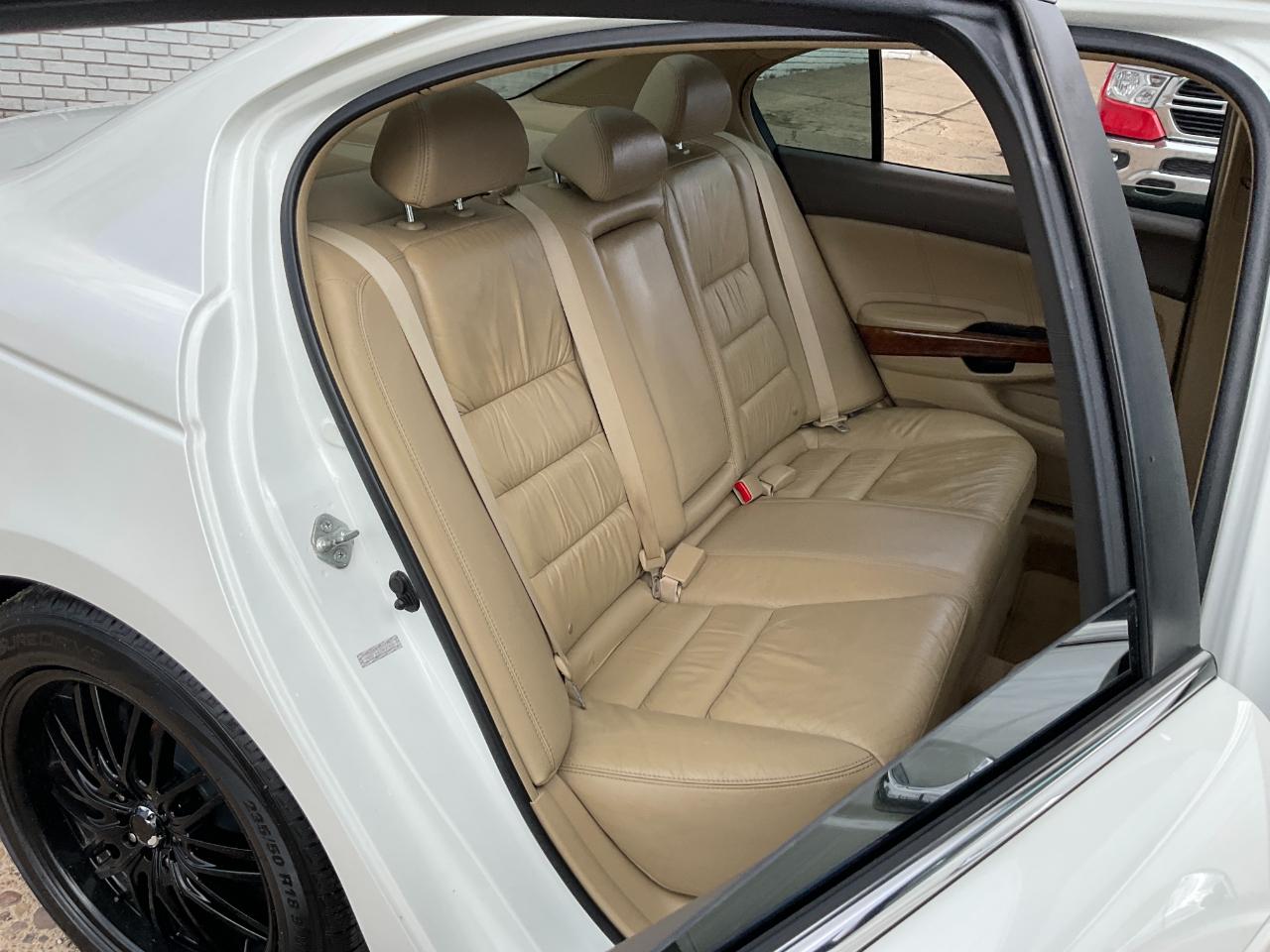 Honda Accord EX-L V-6 Sedan AT 2009