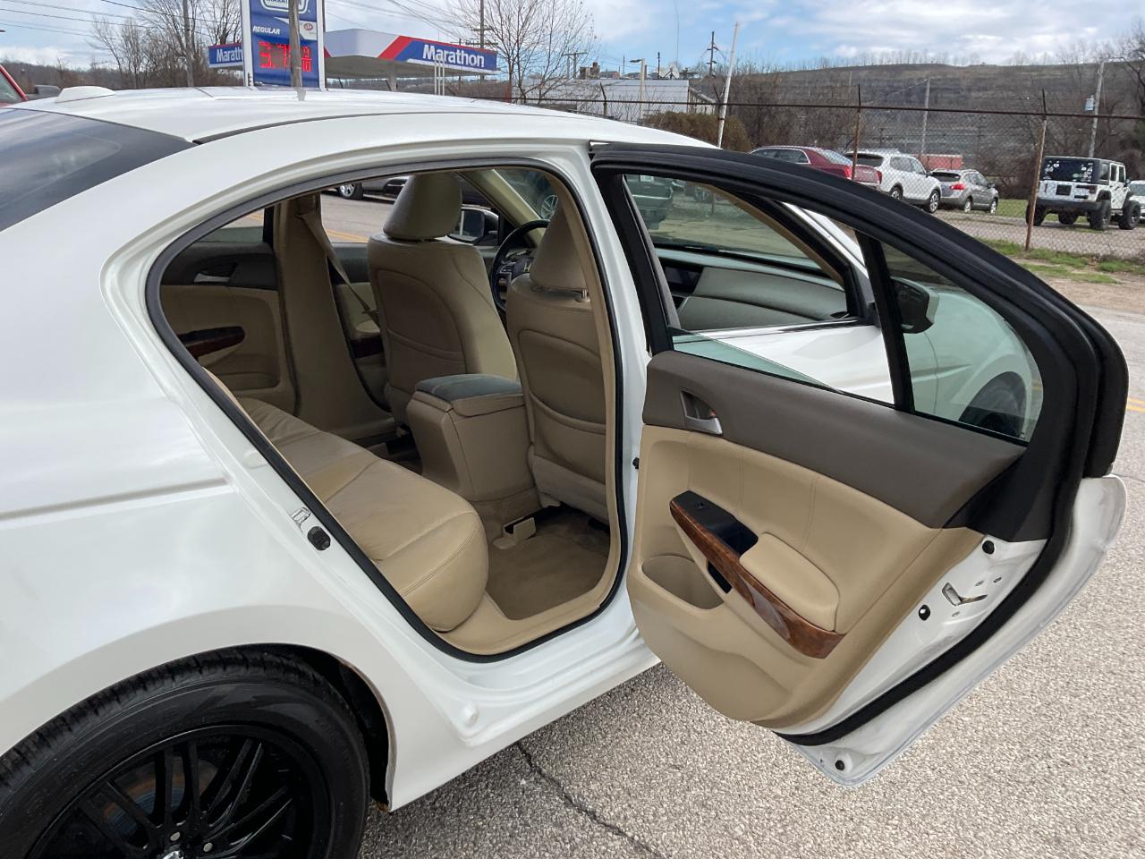 Honda Accord EX-L V-6 Sedan AT 2009