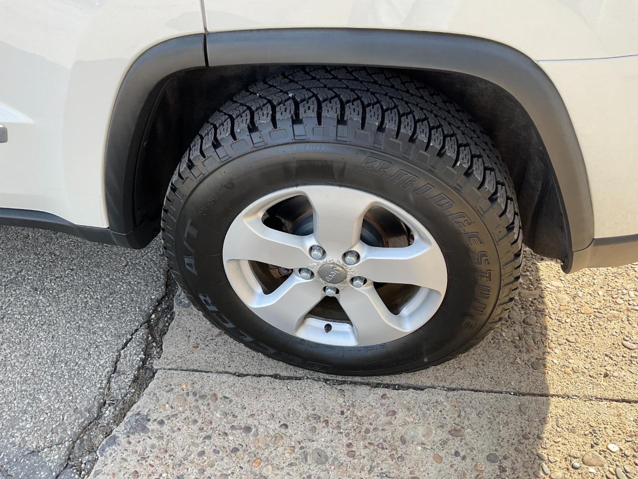 Jeep Grand Cherokee Laredo 4WD 2012