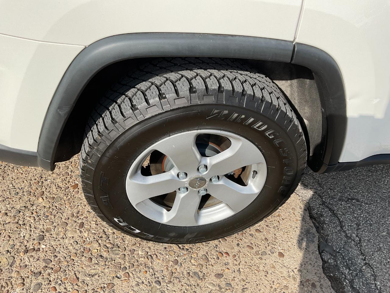 Jeep Grand Cherokee Laredo 4WD 2012