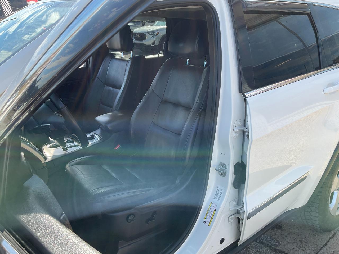 Jeep Grand Cherokee Laredo 4WD 2012