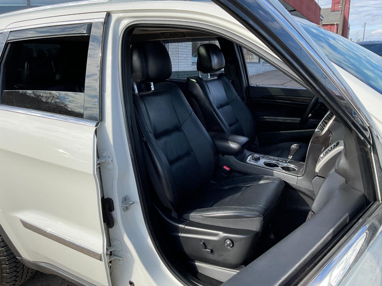 Jeep Grand Cherokee Laredo 4WD 2012