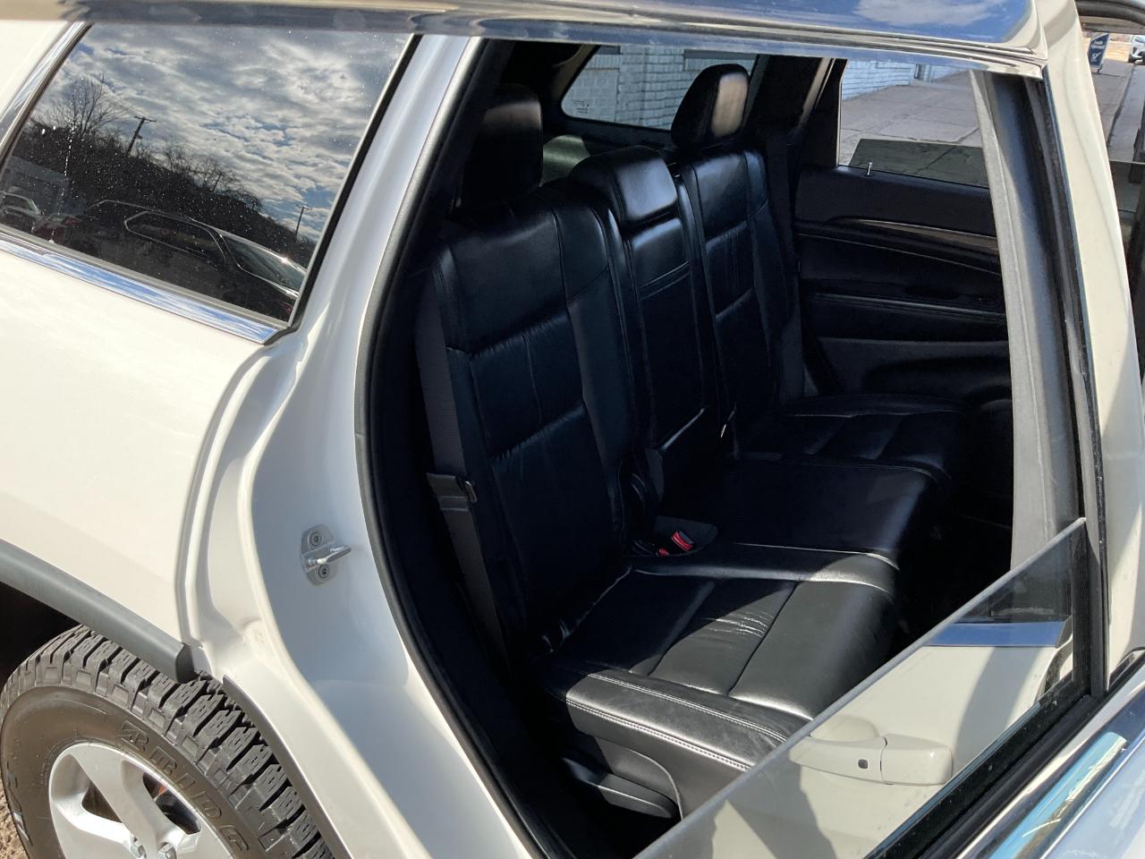 Jeep Grand Cherokee Laredo 4WD 2012