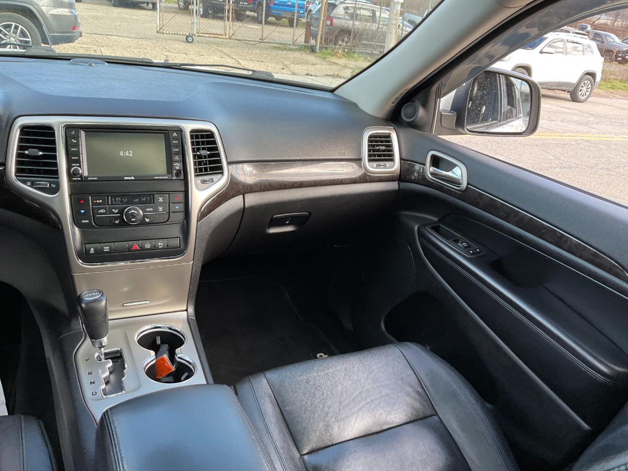 Jeep Grand Cherokee Laredo 4WD 2012