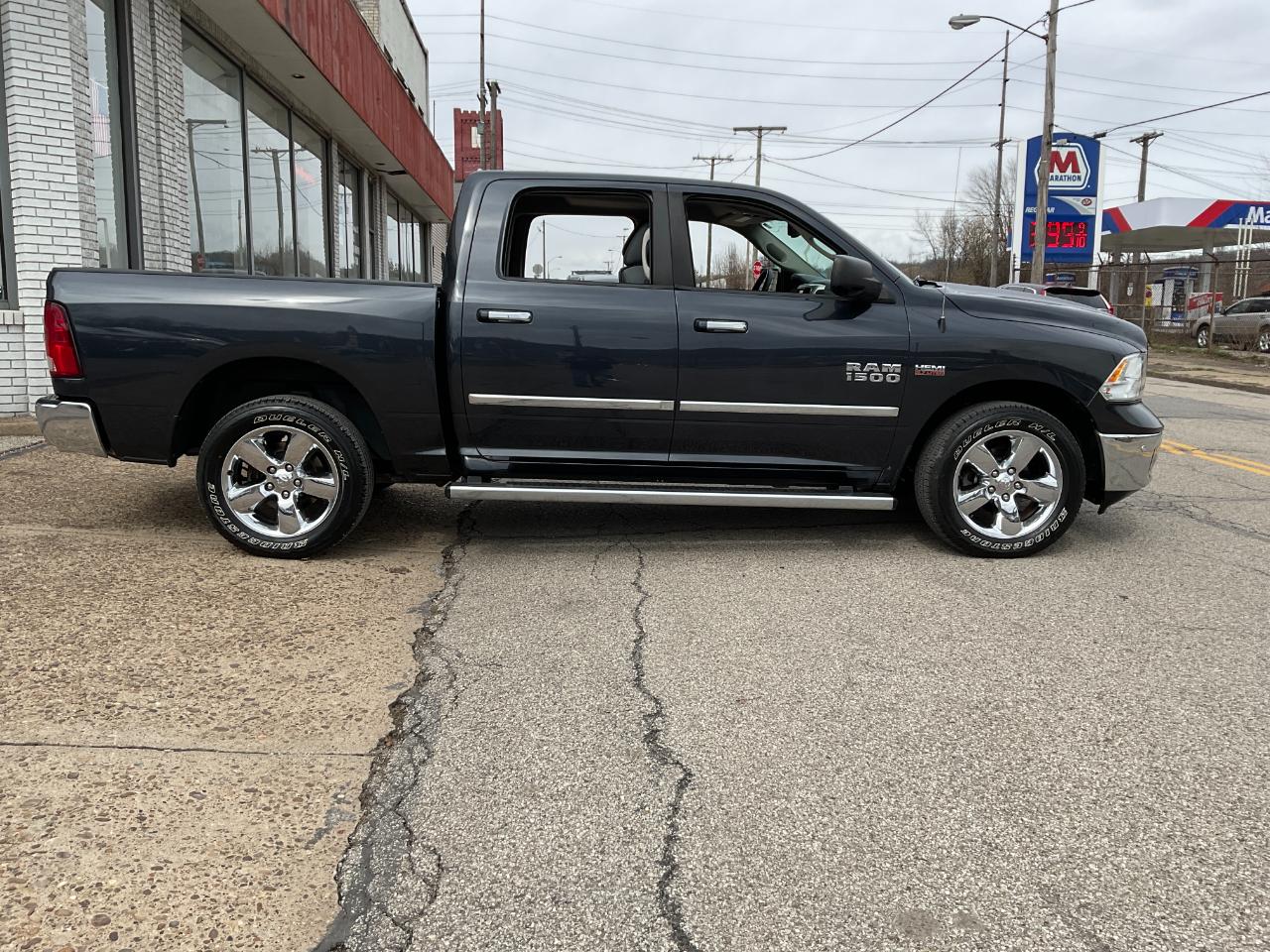 RAM 1500 SLT Crew Cab SWB 4WD 2014