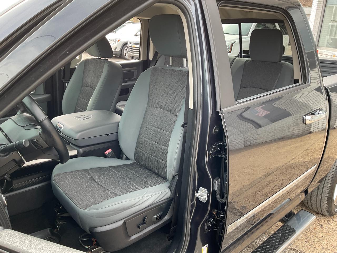 RAM 1500 SLT Crew Cab SWB 4WD 2014