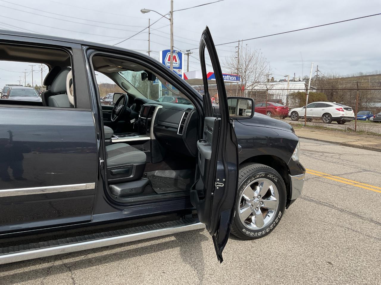 RAM 1500 SLT Crew Cab SWB 4WD 2014