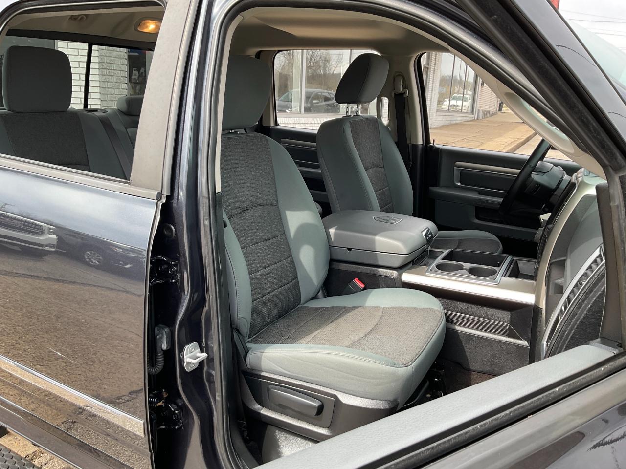 RAM 1500 SLT Crew Cab SWB 4WD 2014