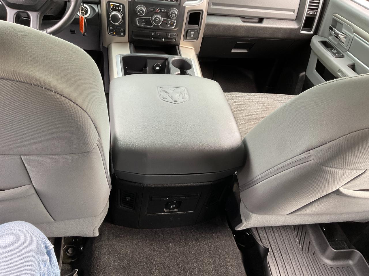 RAM 1500 SLT Crew Cab SWB 4WD 2014