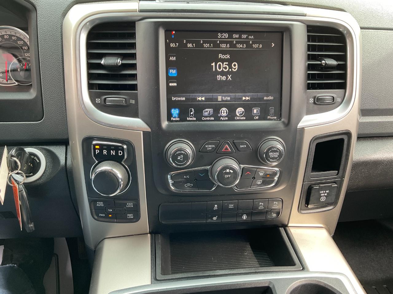 RAM 1500 SLT Crew Cab SWB 4WD 2014