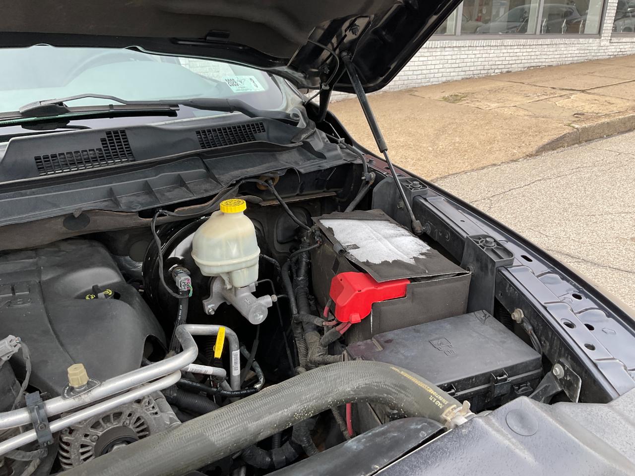 RAM 1500 SLT Crew Cab SWB 4WD 2014