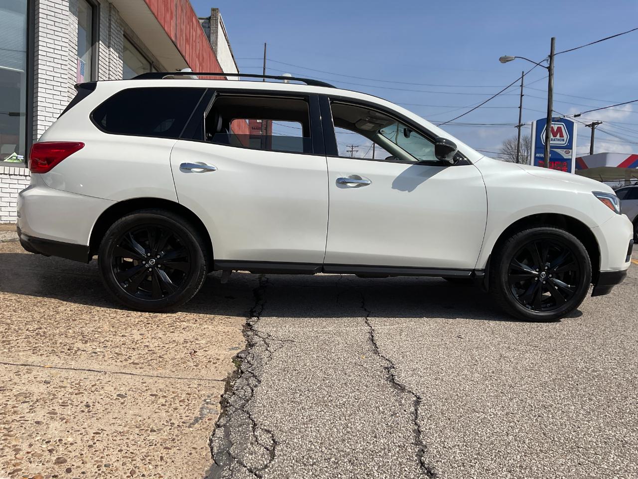 Nissan Pathfinder SL 4WD 2018