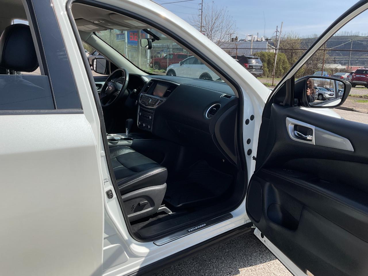 Nissan Pathfinder SL 4WD 2018