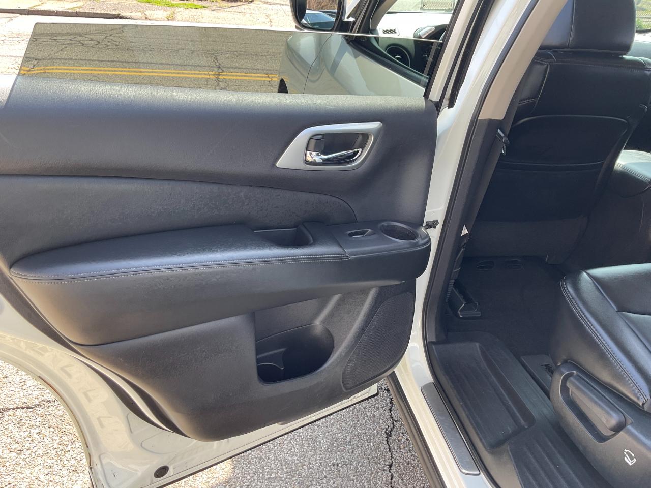 Nissan Pathfinder SL 4WD 2018