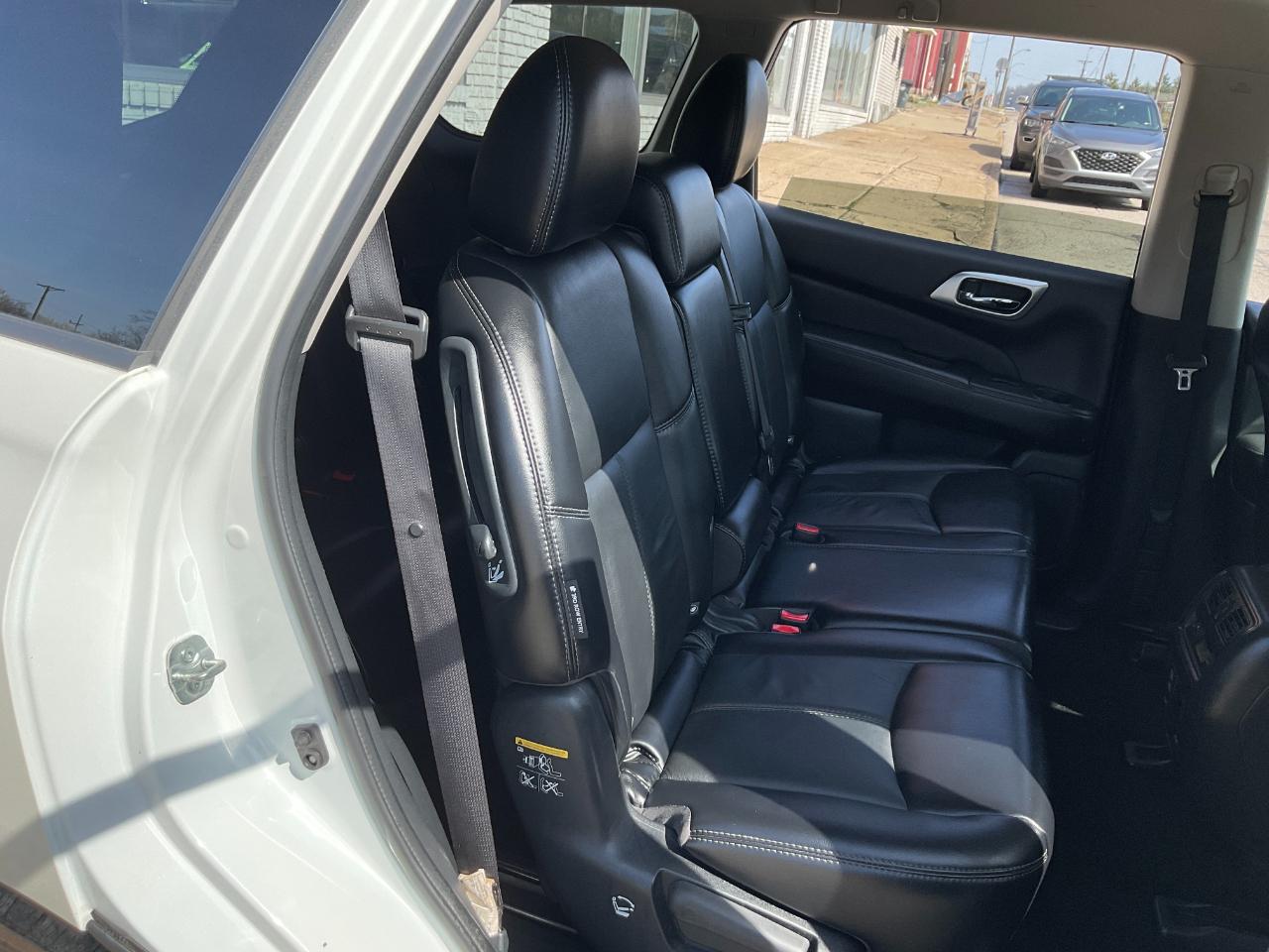 Nissan Pathfinder SL 4WD 2018