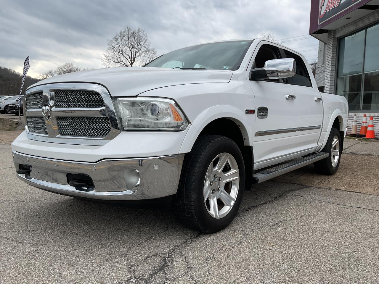 RAM 1500 Longhorn Crew Cab SWB 4WD 2015