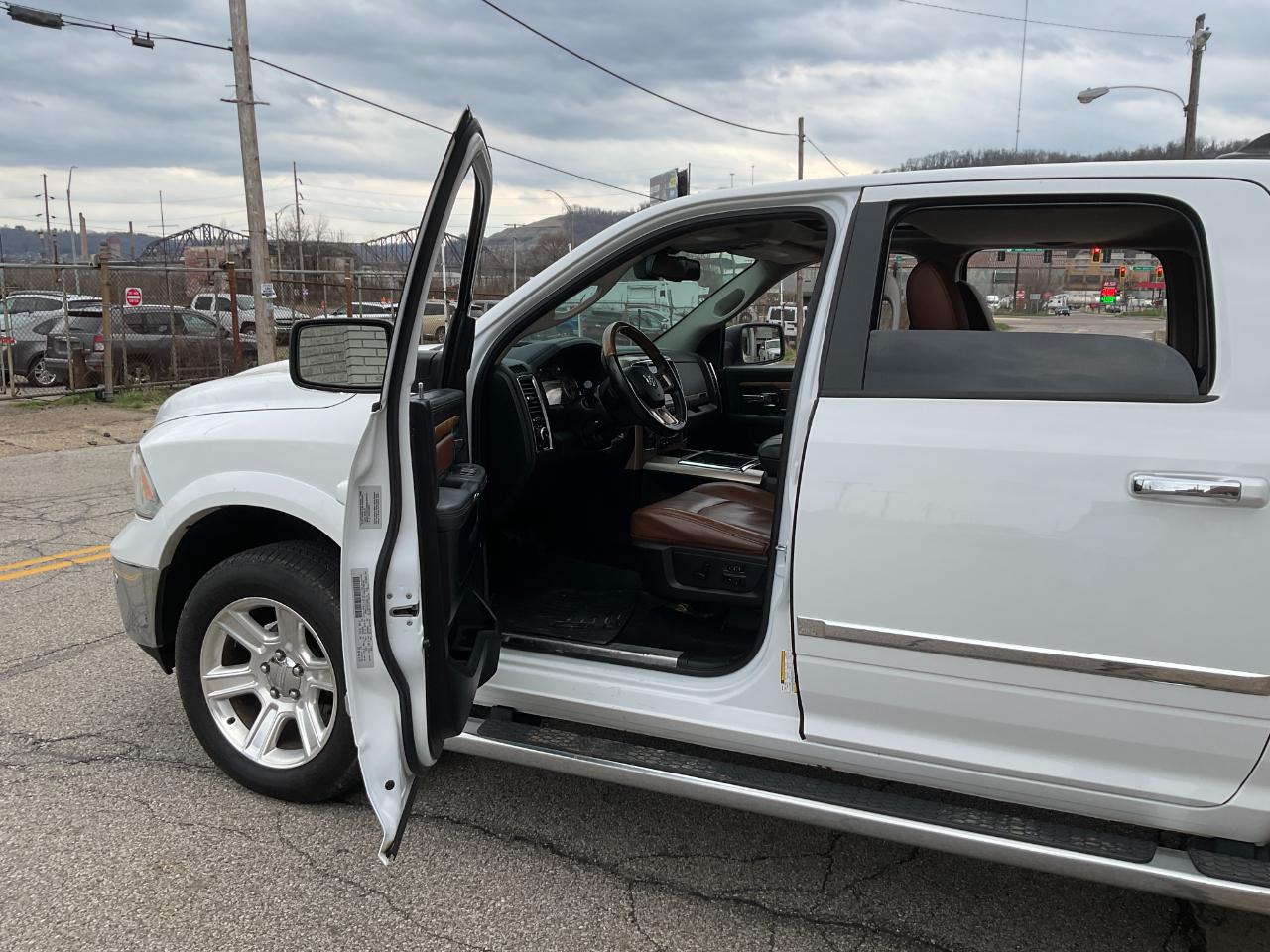 RAM 1500 Longhorn Crew Cab SWB 4WD 2015